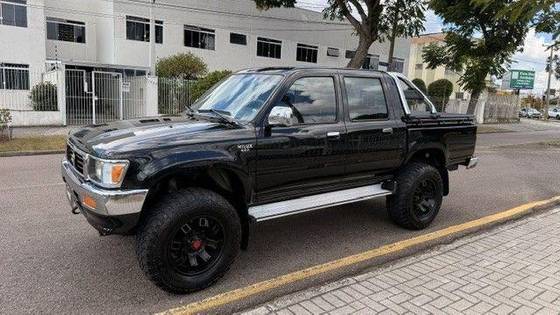 TOYOTA HILUX 2.8 SR5 4X4 CD 8V DIESEL 4P MANUAL TOYOTA HILUX 2.8 SR5 4X4 CD 8V DIESEL 4P MANUAL